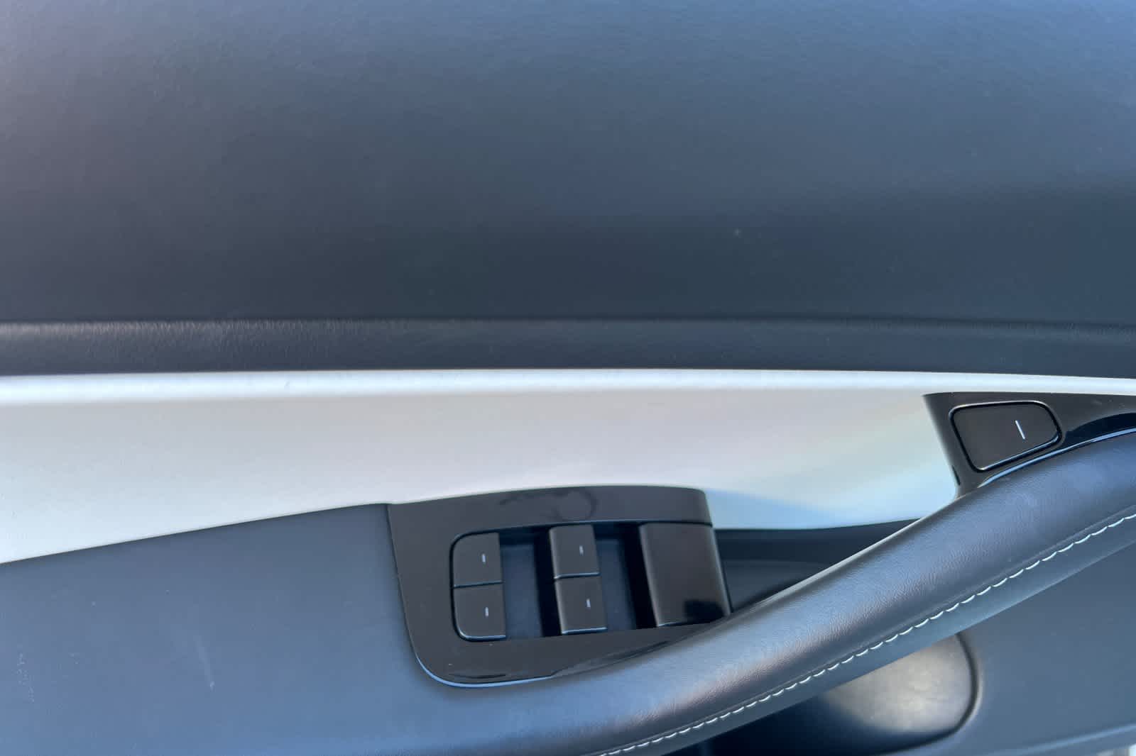 Thumbnail: 2019 Tesla Model 3 - 14