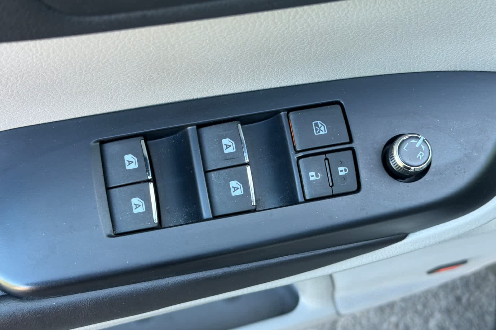 2017 Toyota Highlander Limited - Photo 15