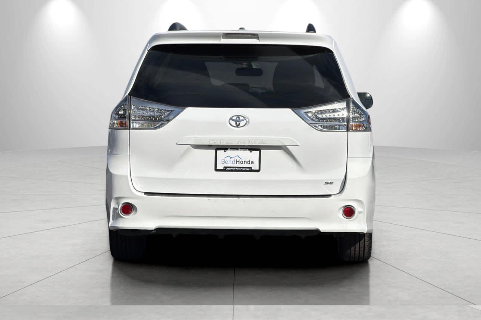 Thumbnail: 2015 Toyota Sienna - 7