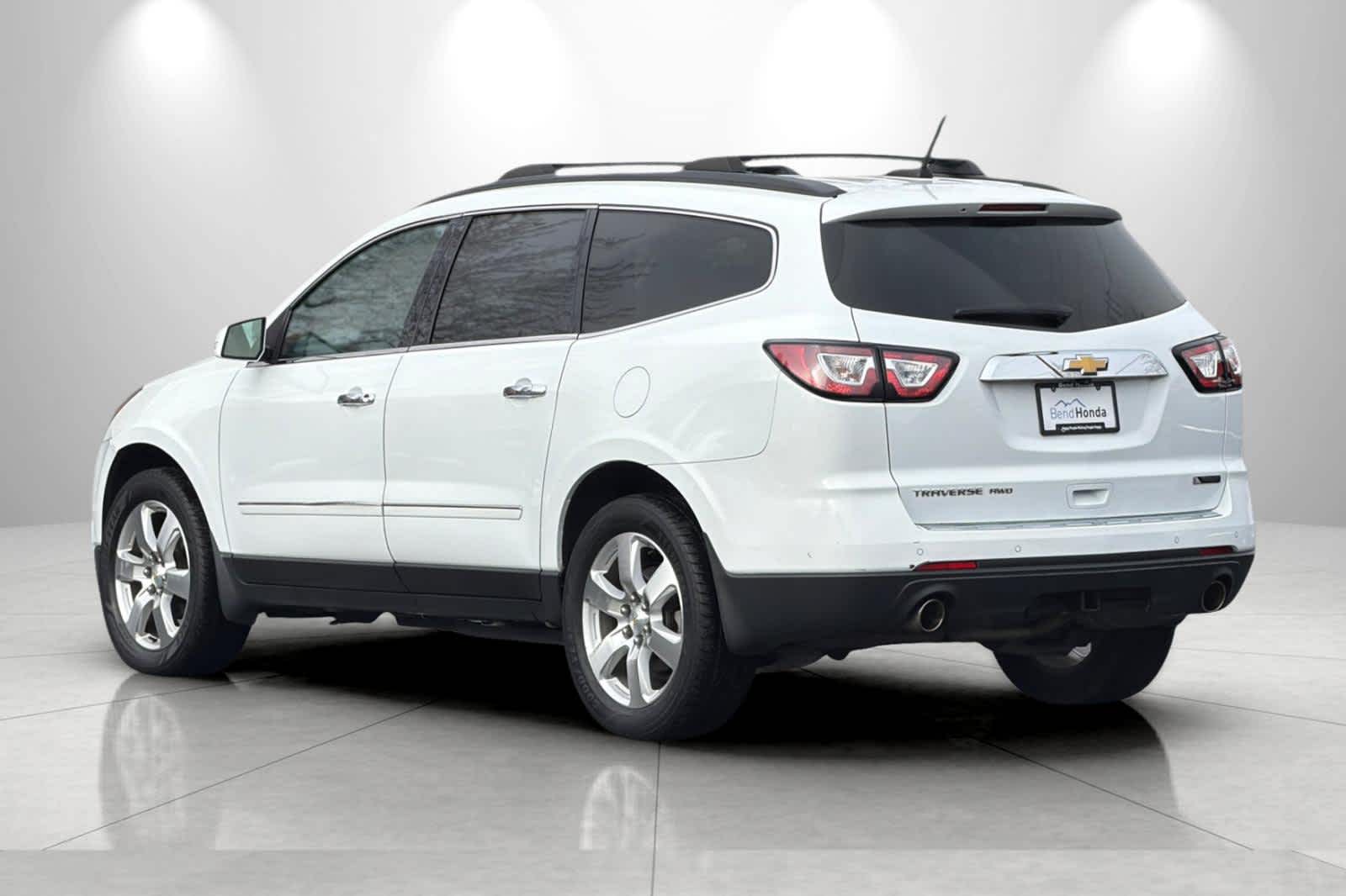Thumbnail: 2017 Chevrolet Traverse - 6