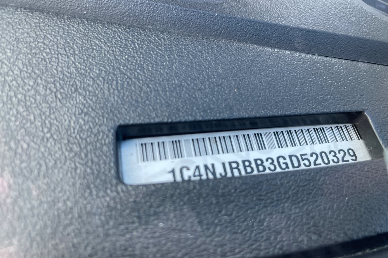 Thumbnail: 2016 Jeep Patriot - 15