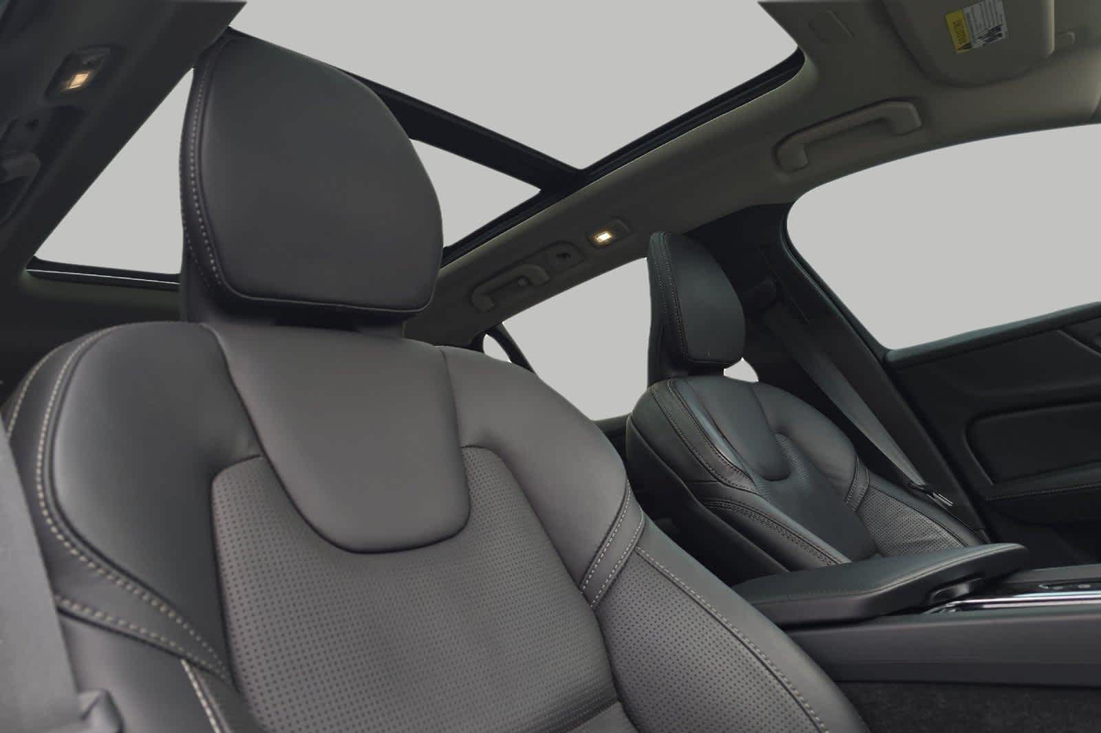 Thumbnail: 2024 Volvo S60 - 19