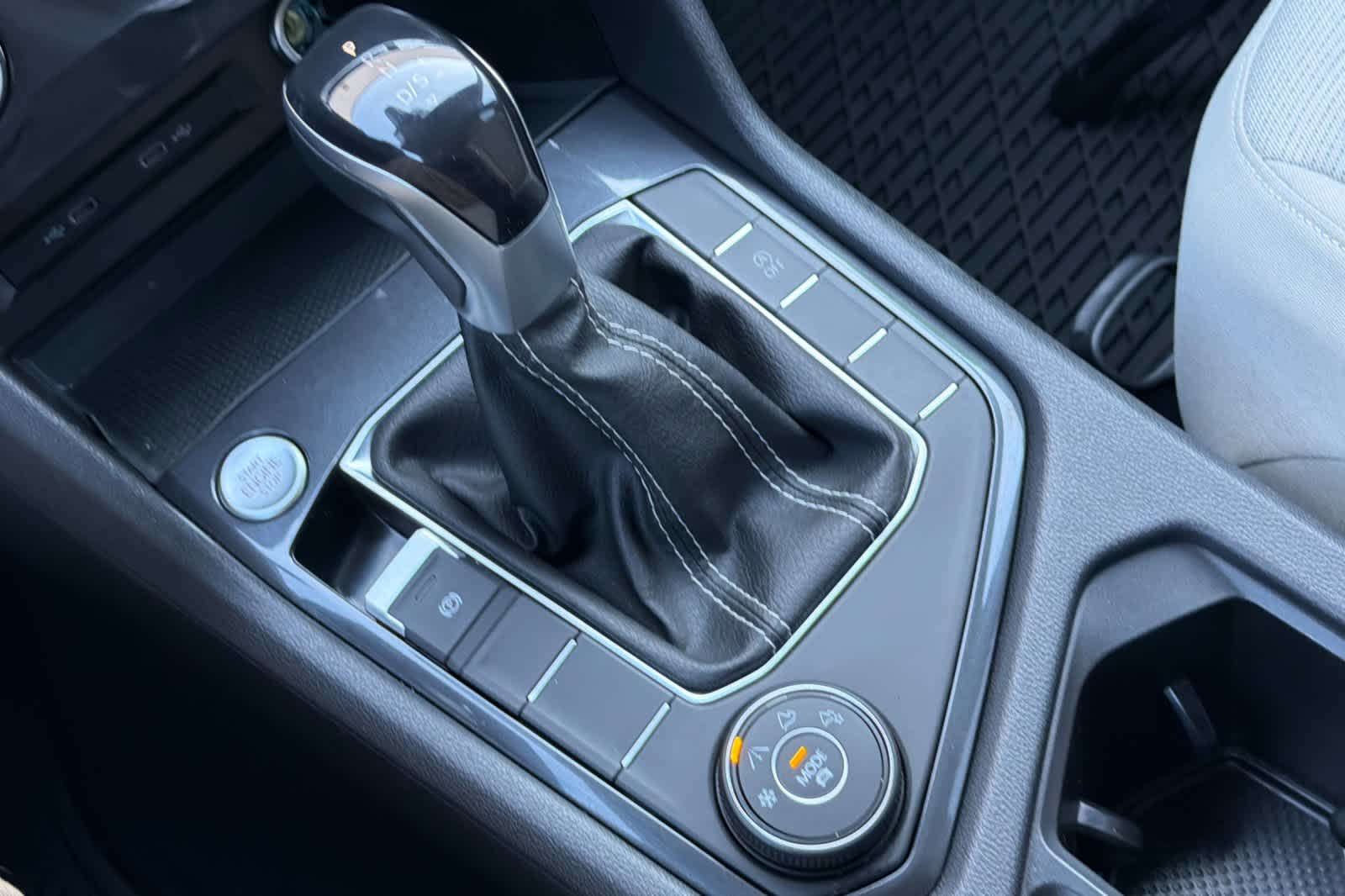 Thumbnail: 2022 Volkswagen Tiguan - 23