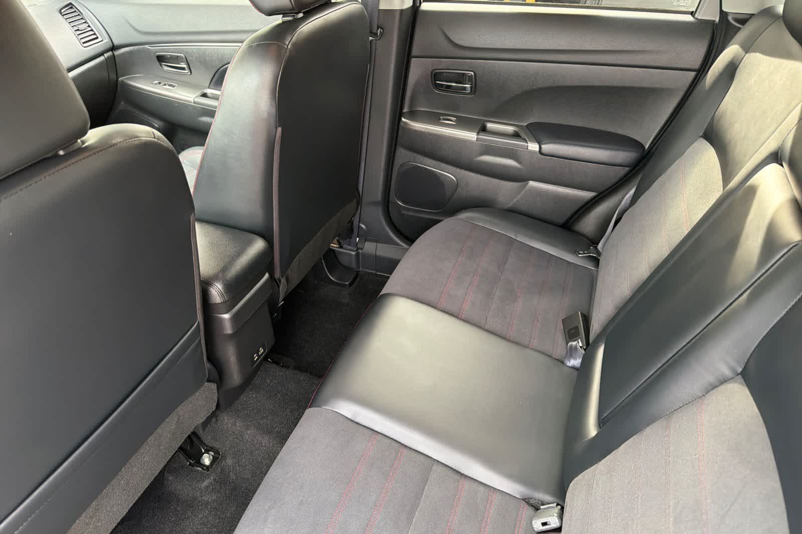 Thumbnail: 2024 Mitsubishi Outlander Sport - 4