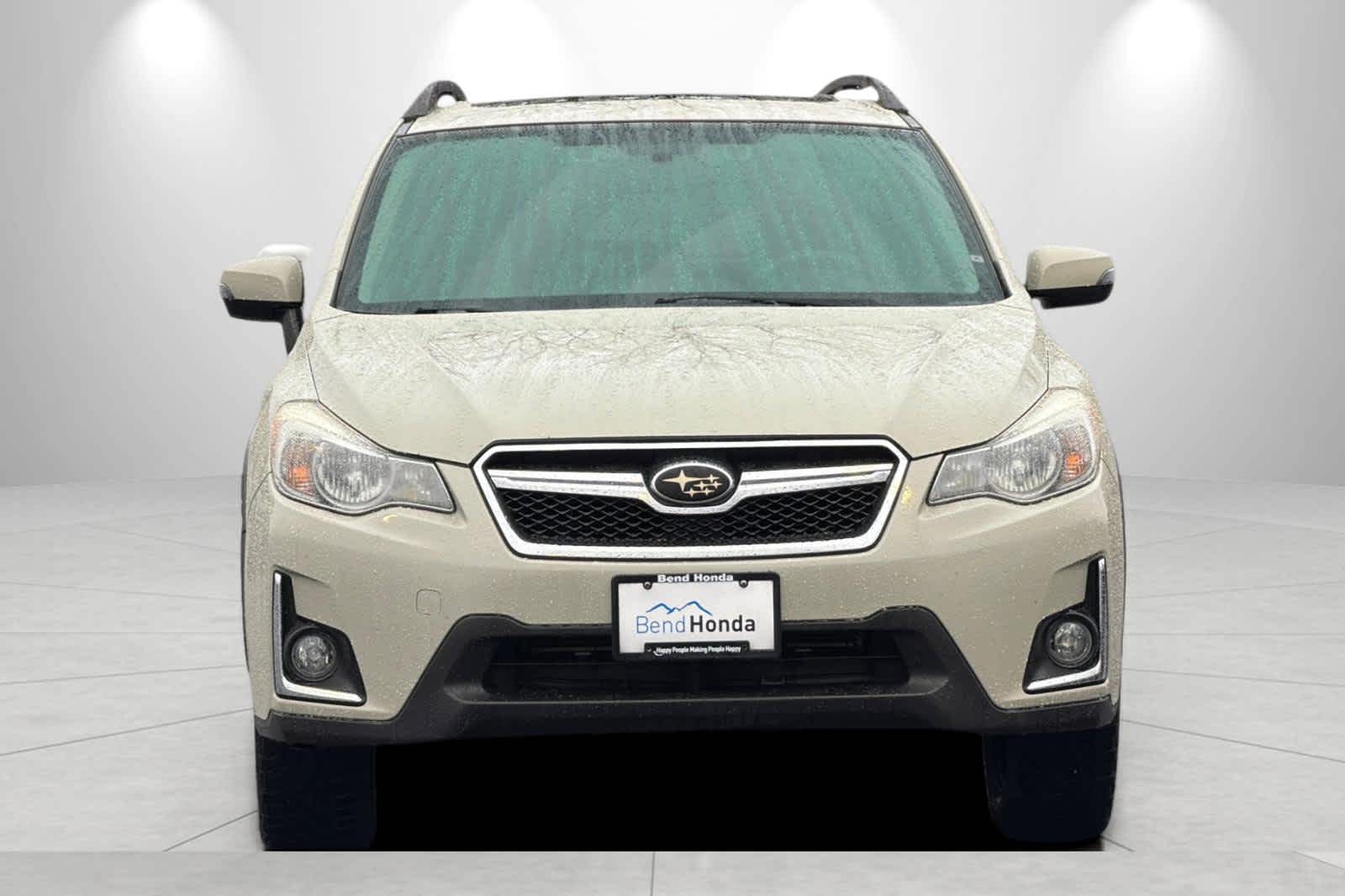 Thumbnail: 2017 Subaru Crosstrek - 10