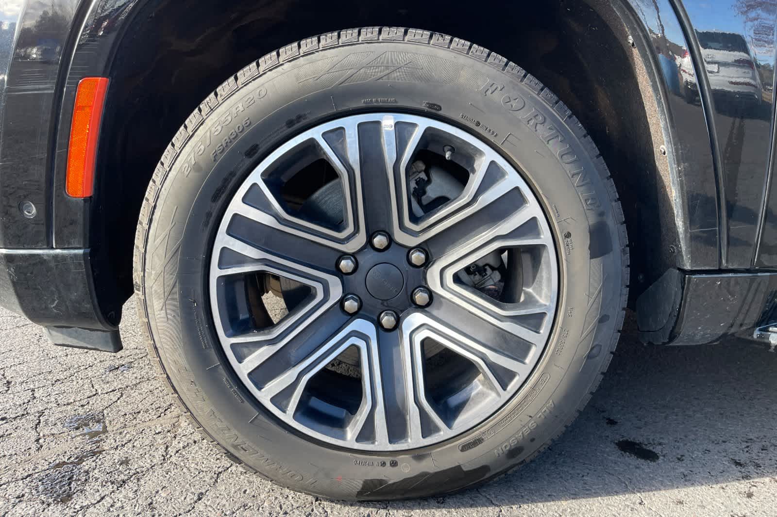 Thumbnail: 2024 Jeep Wagoneer - 15