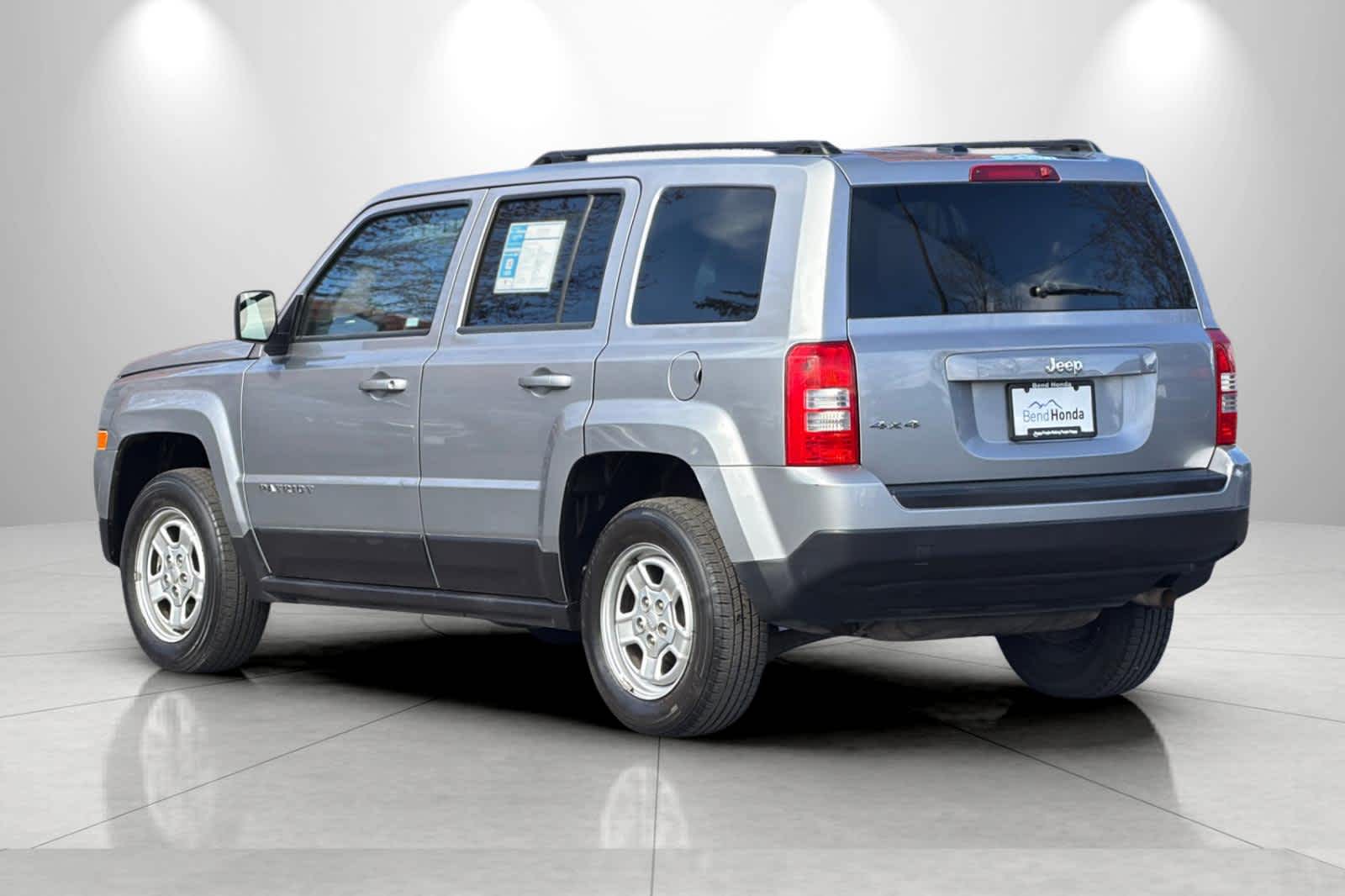 Thumbnail: 2016 Jeep Patriot - 6