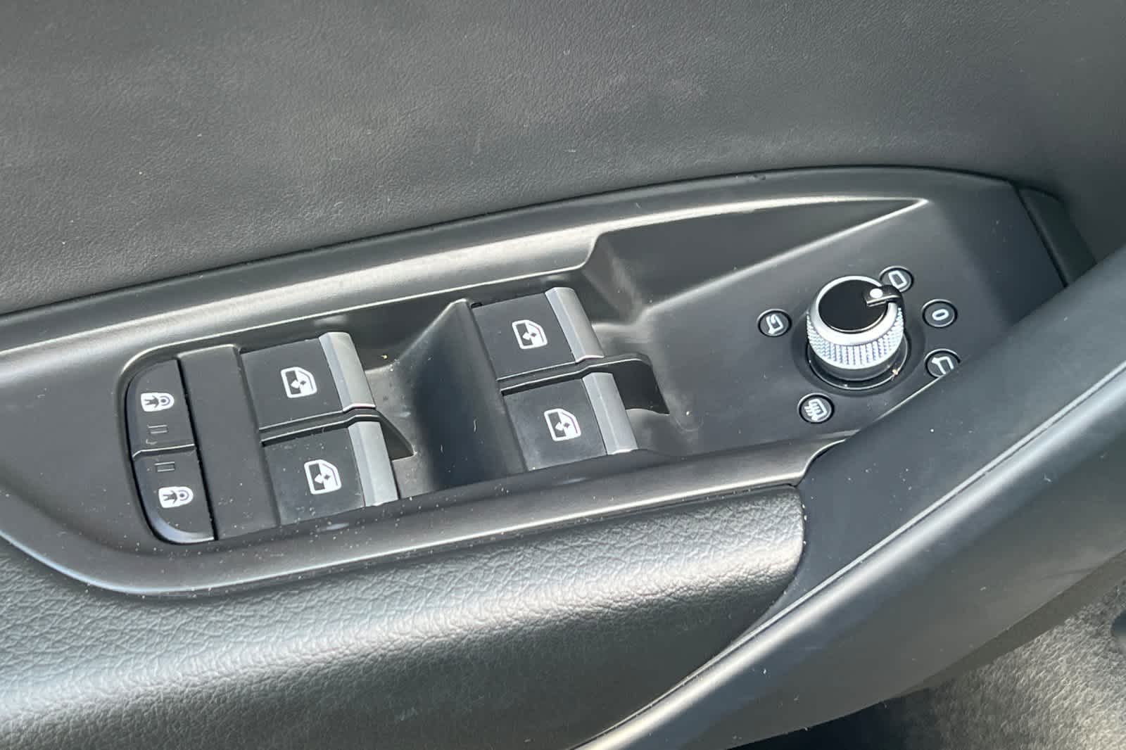 Thumbnail: 2025 Audi Q5 - 15