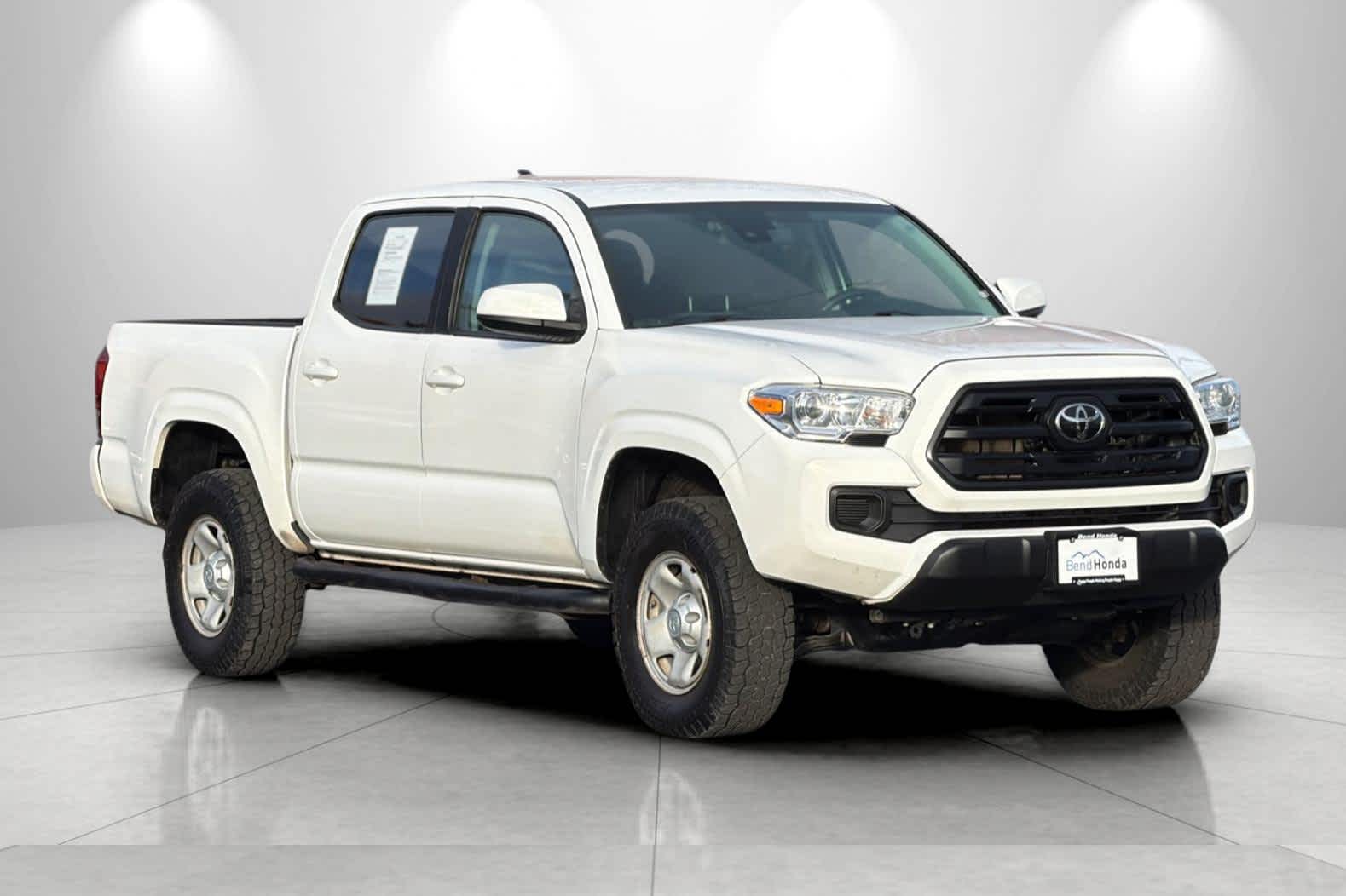 Thumbnail: 2019 Toyota Tacoma - 9