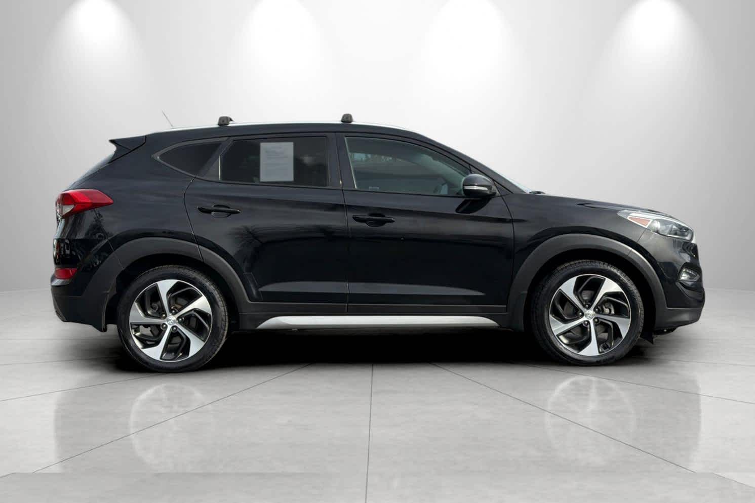 Thumbnail: 2017 Hyundai Tucson - 8