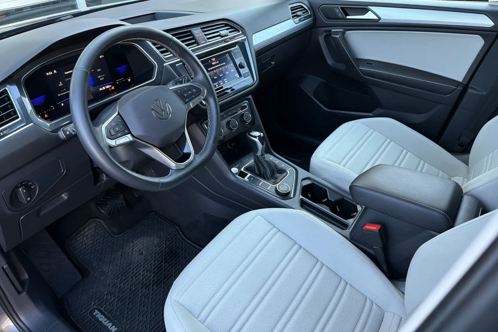 Thumbnail: 2022 Volkswagen Tiguan - 13