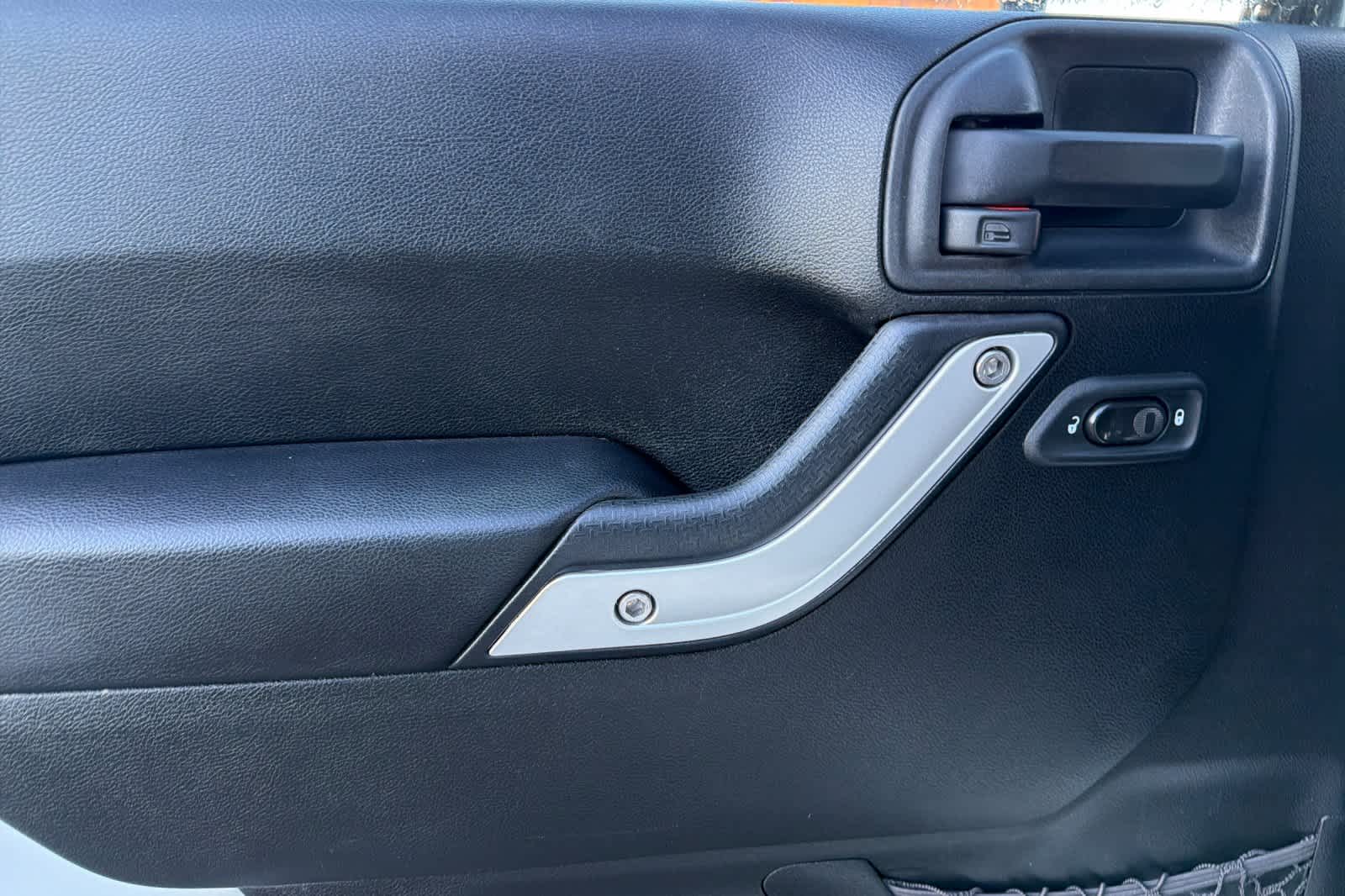 Thumbnail: 2014 Jeep Wrangler - 14