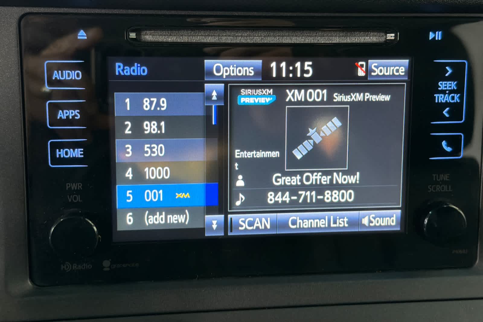 Thumbnail: 2015 Toyota Sienna - 21