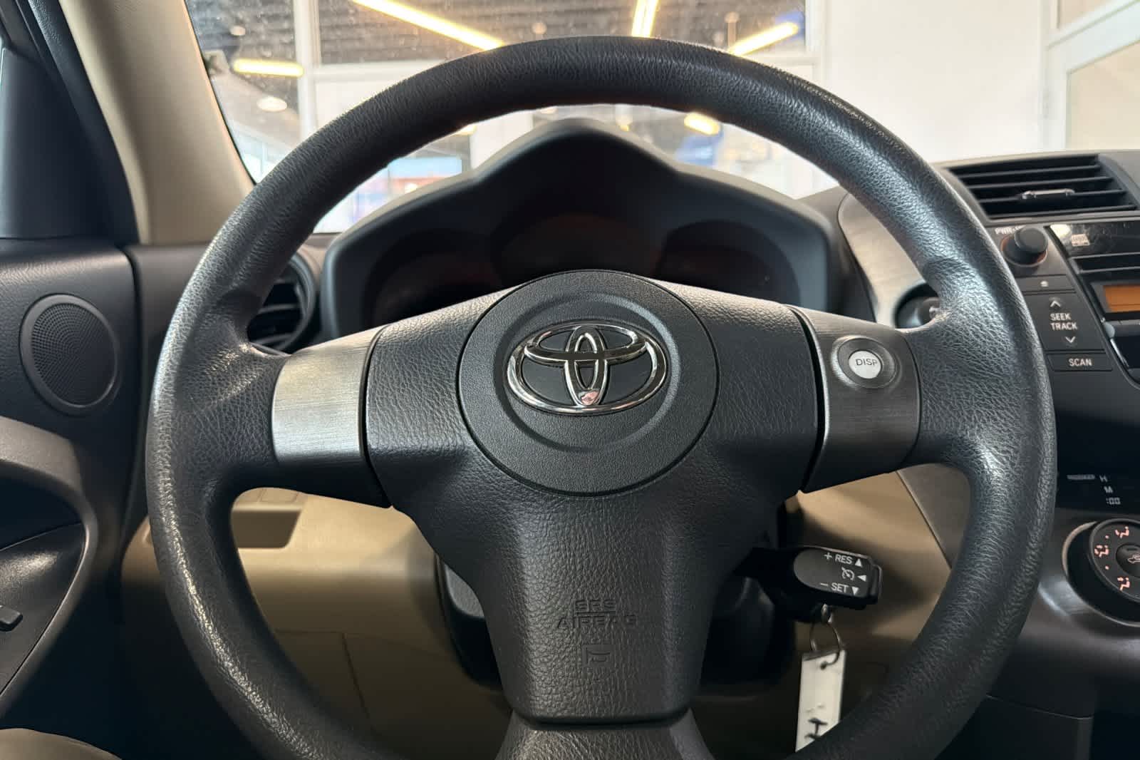 Thumbnail: 2011 Toyota RAV4 - 23