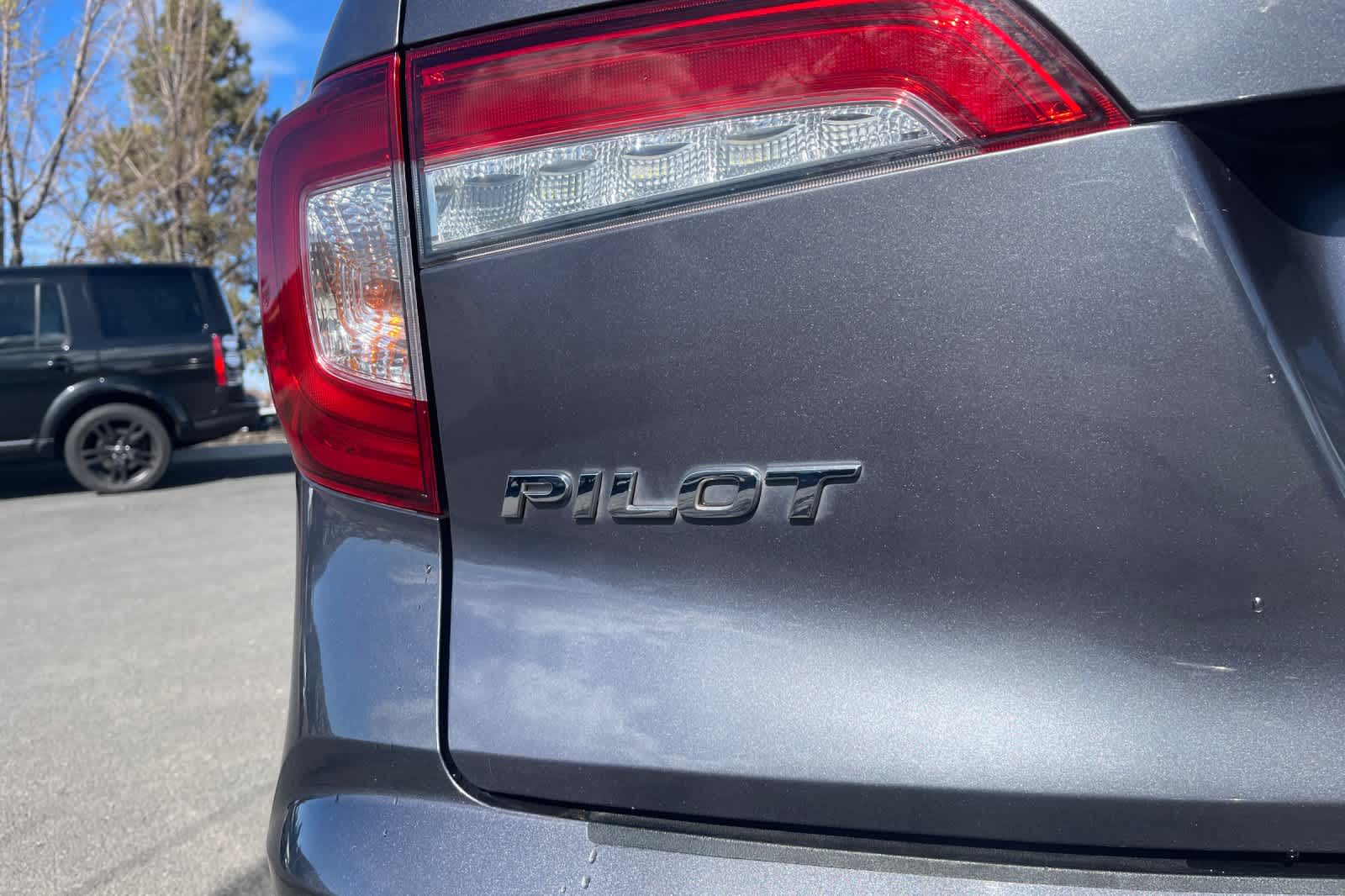 Thumbnail: 2020 Honda Pilot - 14