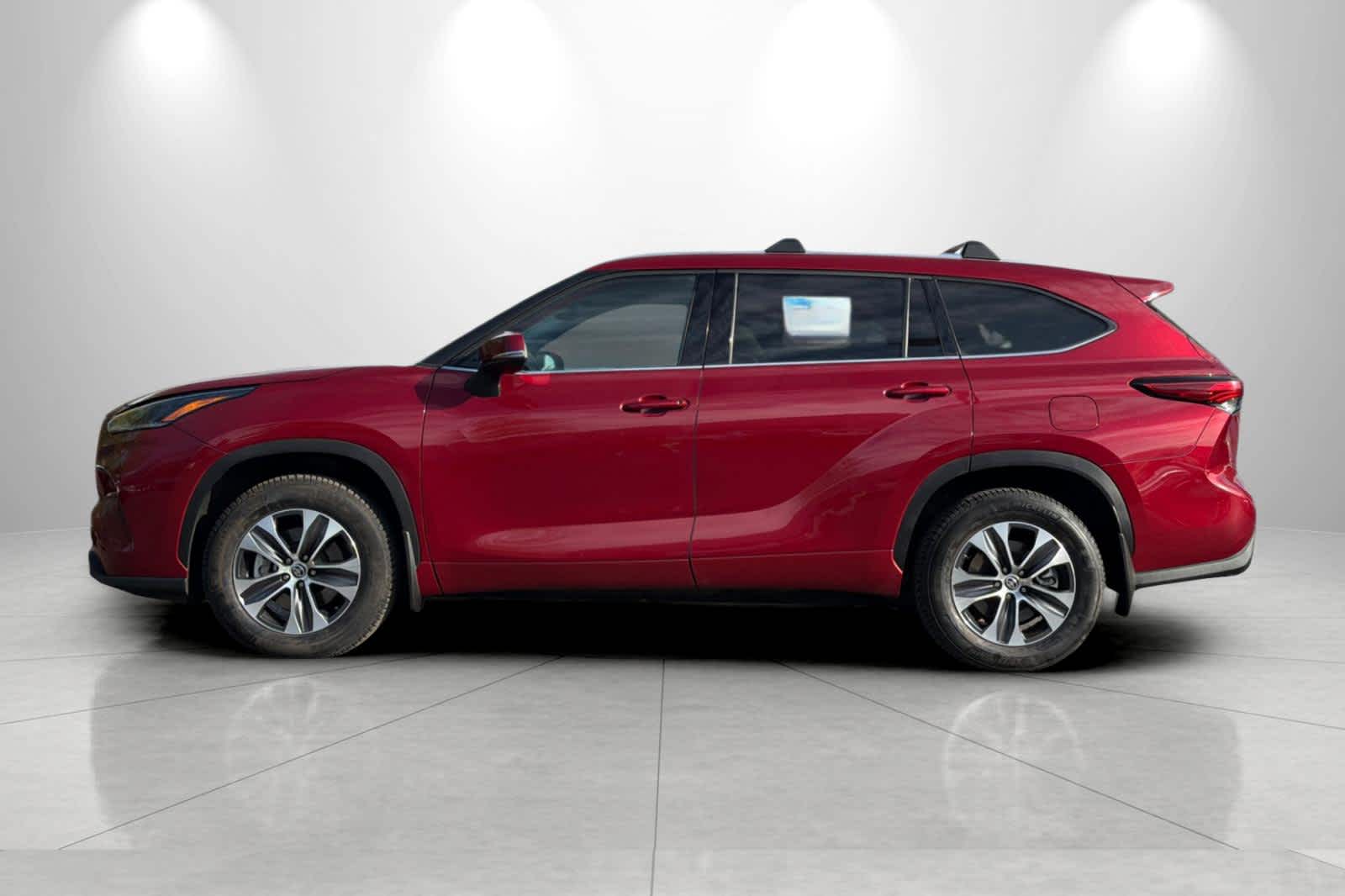 Thumbnail: 2021 Toyota Highlander - 4