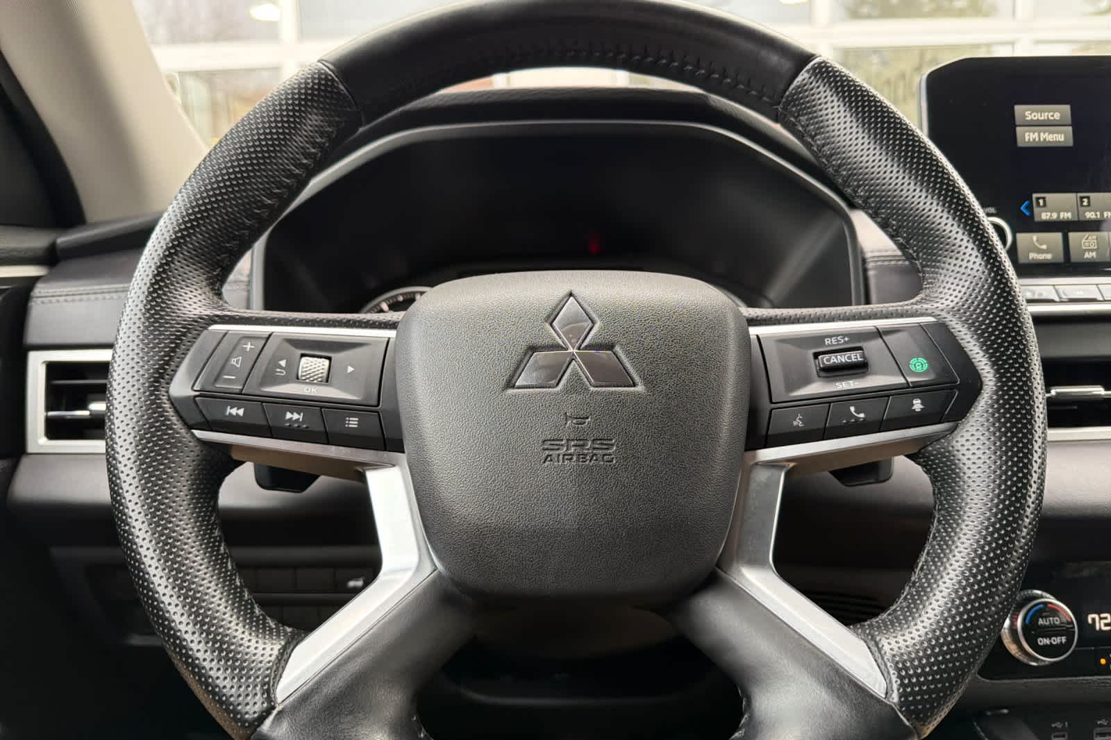 Thumbnail: 2024 Mitsubishi Outlander - 27