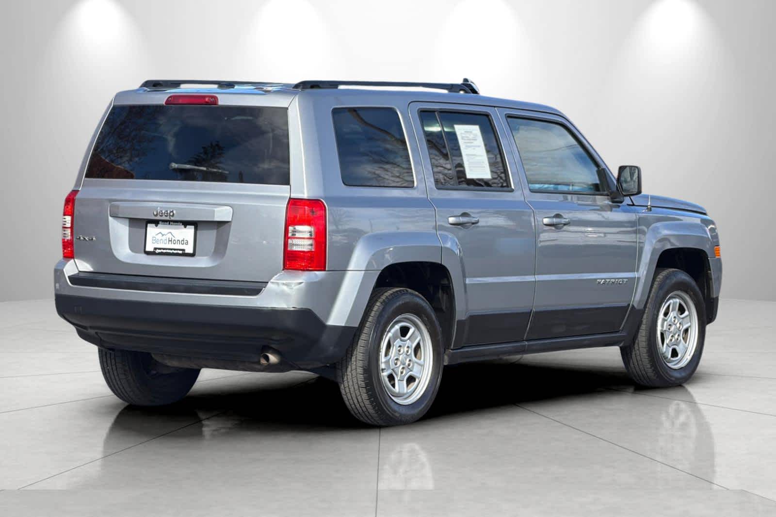 Thumbnail: 2016 Jeep Patriot - 2