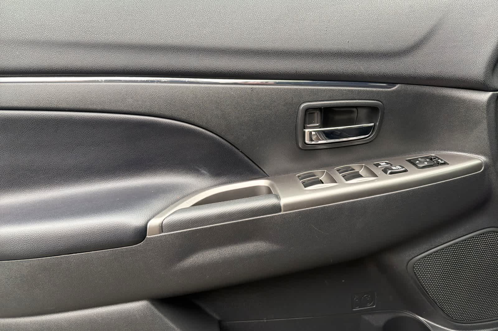 Thumbnail: 2024 Mitsubishi Outlander Sport - 14