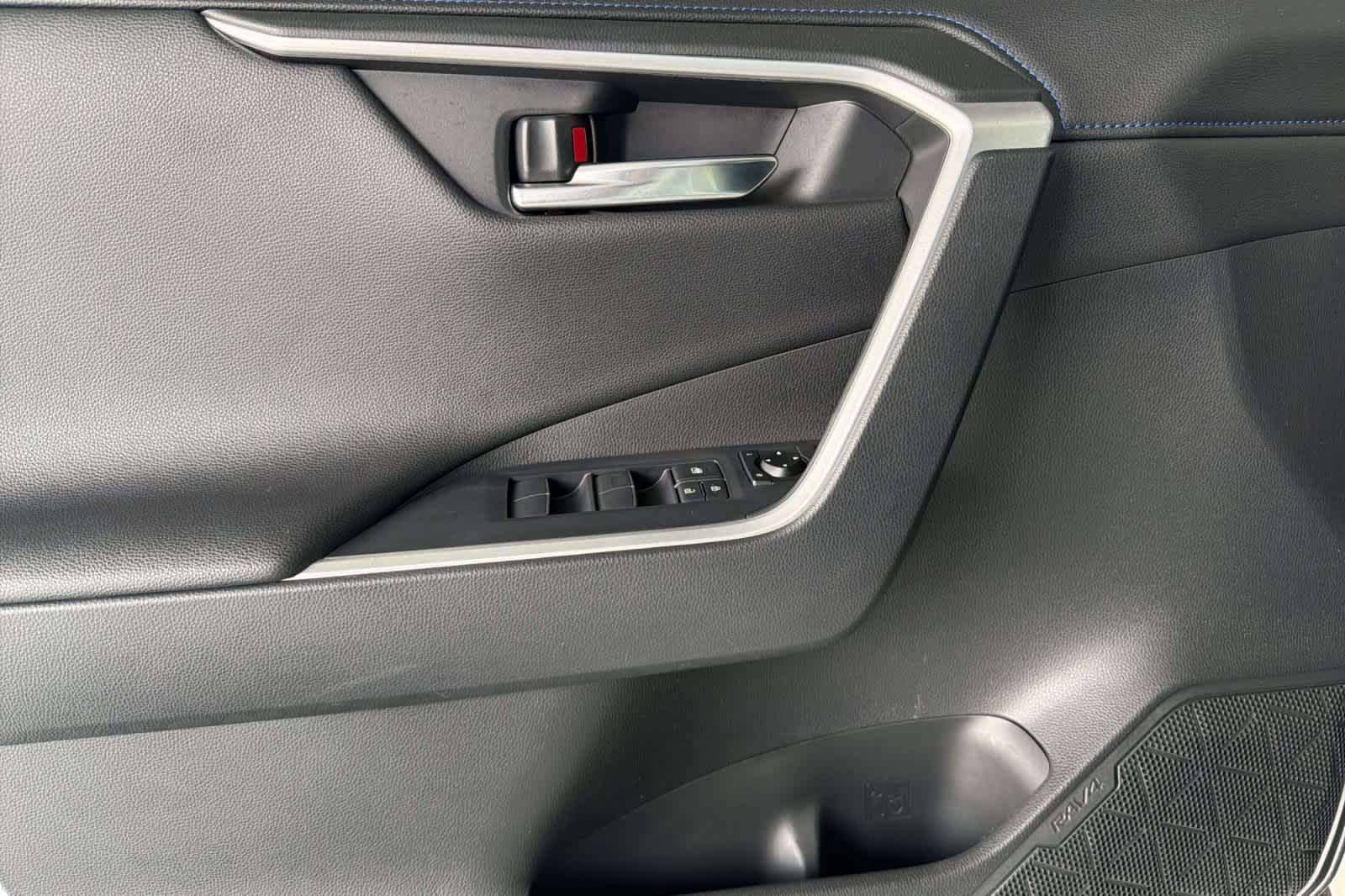 Thumbnail: 2019 Toyota RAV4 - 14