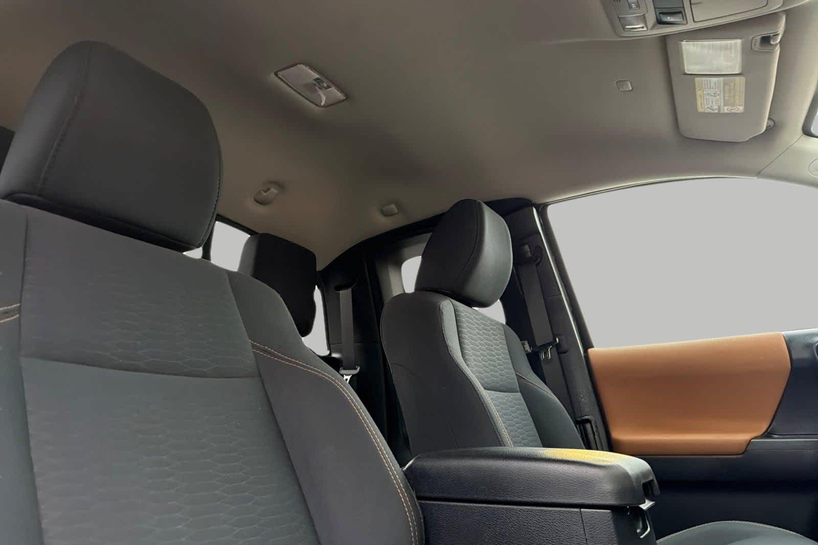 Thumbnail: 2019 Toyota Tacoma - 17