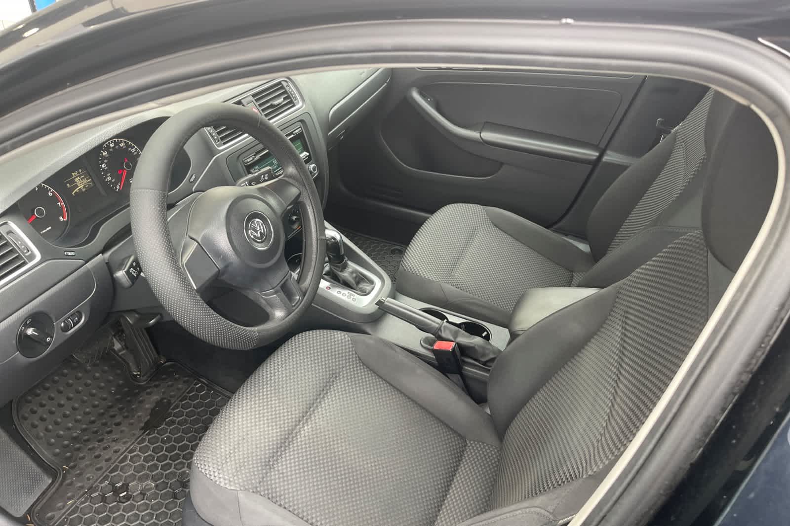 Thumbnail: 2014 Volkswagen Jetta - 13