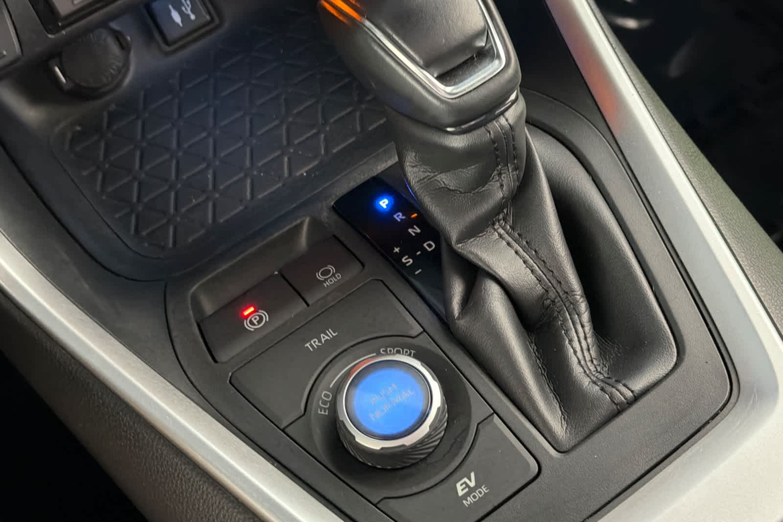 Thumbnail: 2019 Toyota RAV4 - 24