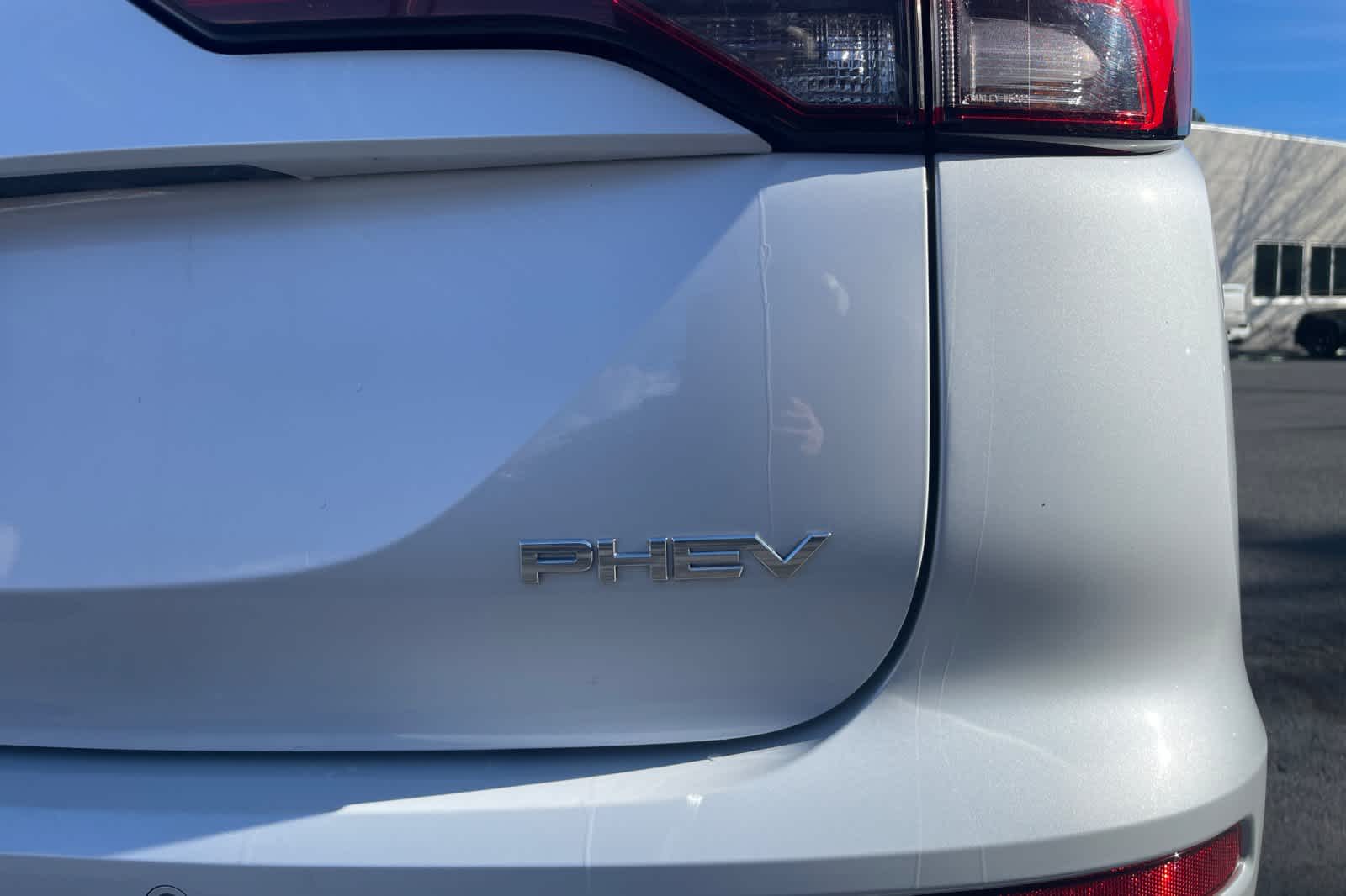 Thumbnail: 2024 Mitsubishi Outlander - 12