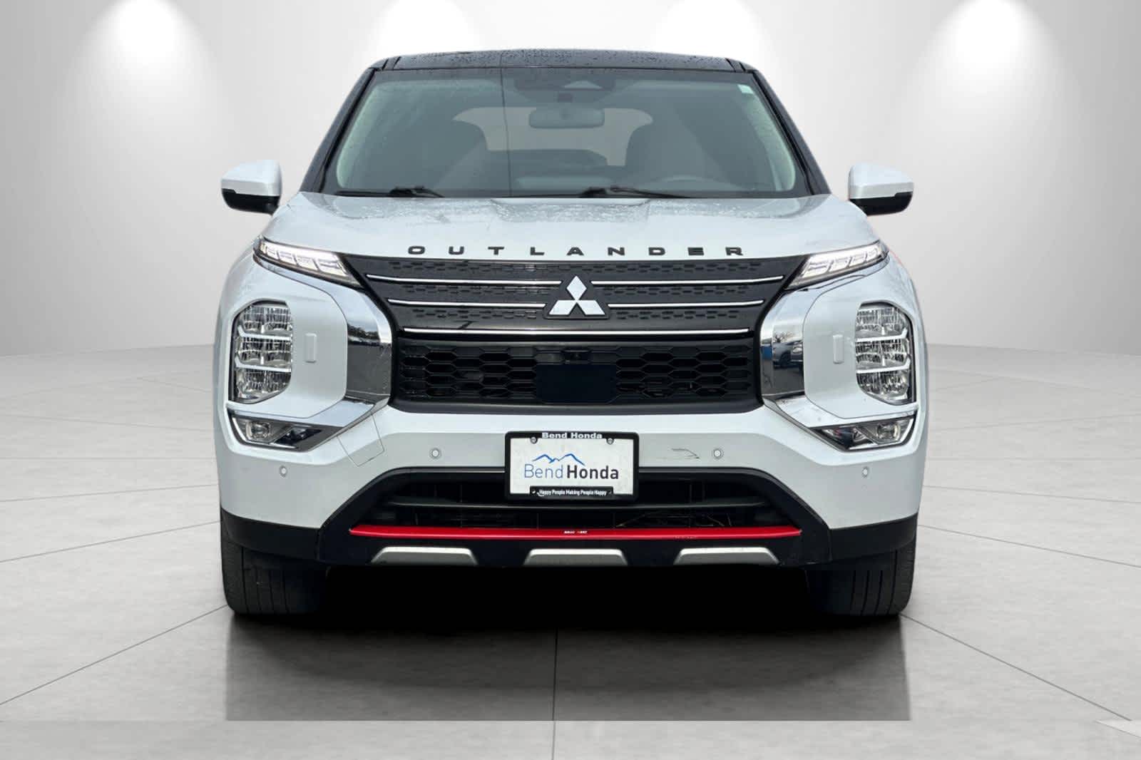 Thumbnail: 2024 Mitsubishi Outlander - 10