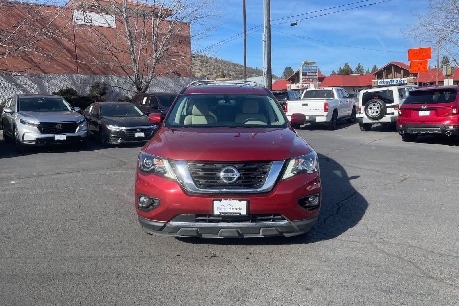 Thumbnail: 2017 Nissan Pathfinder - 10