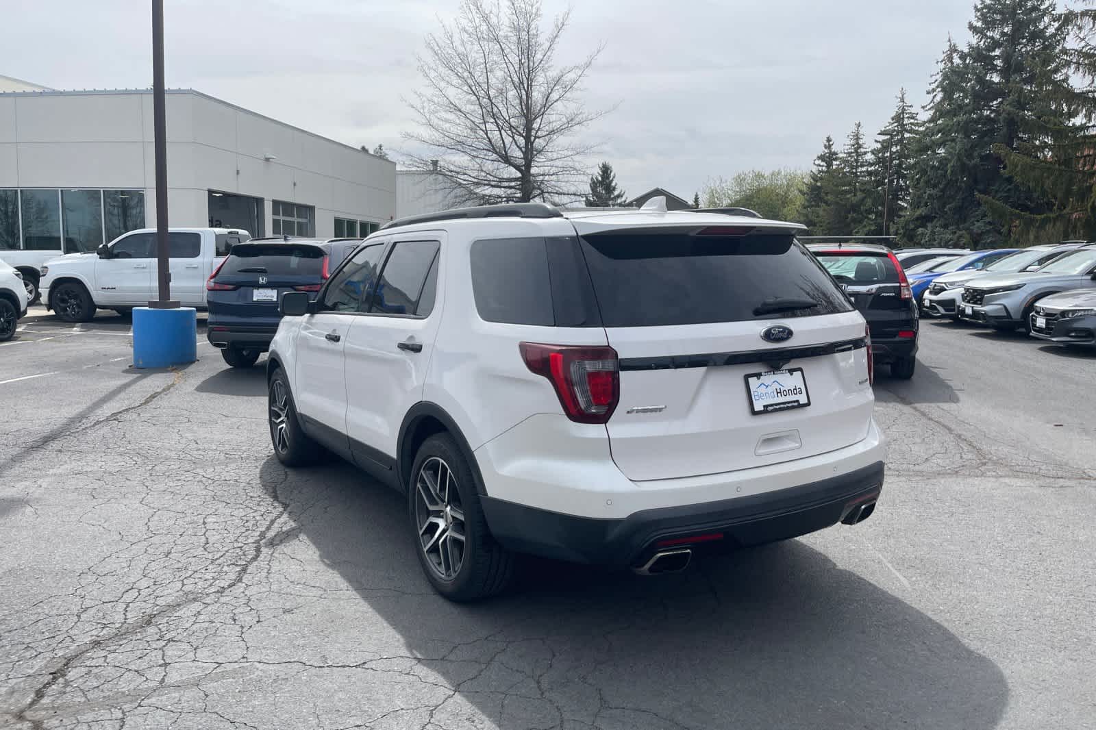 Thumbnail: 2017 Ford Explorer - 3