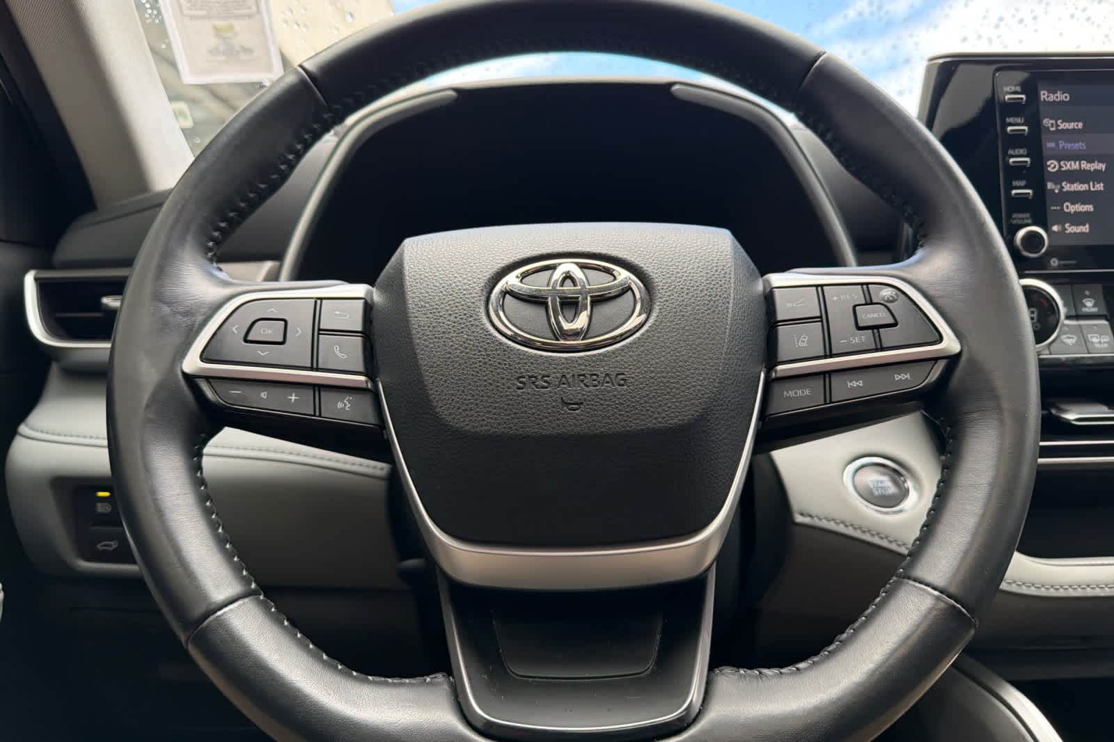 Thumbnail: 2022 Toyota Highlander - 26