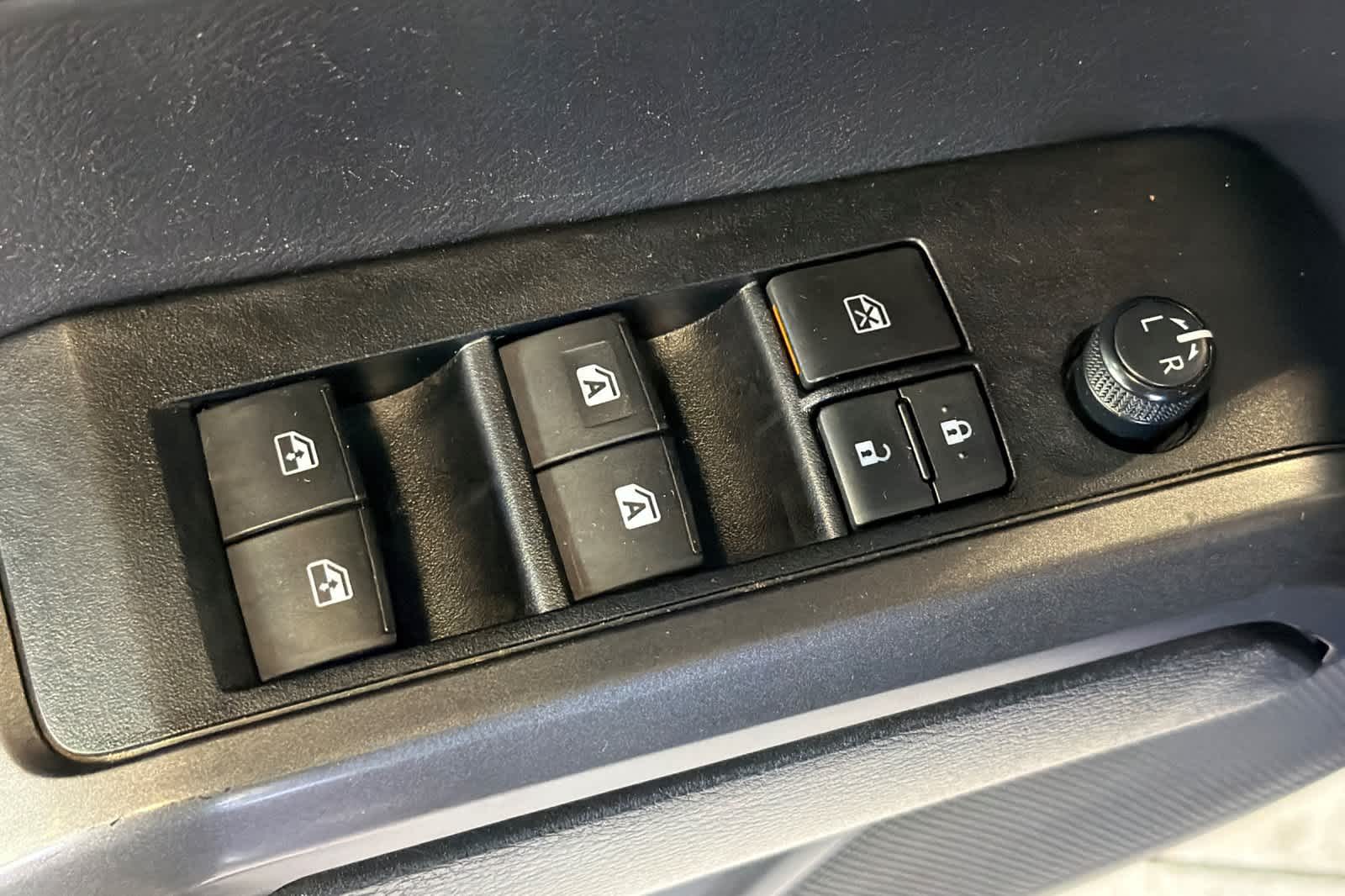 Thumbnail: 2022 Toyota Tacoma - 15