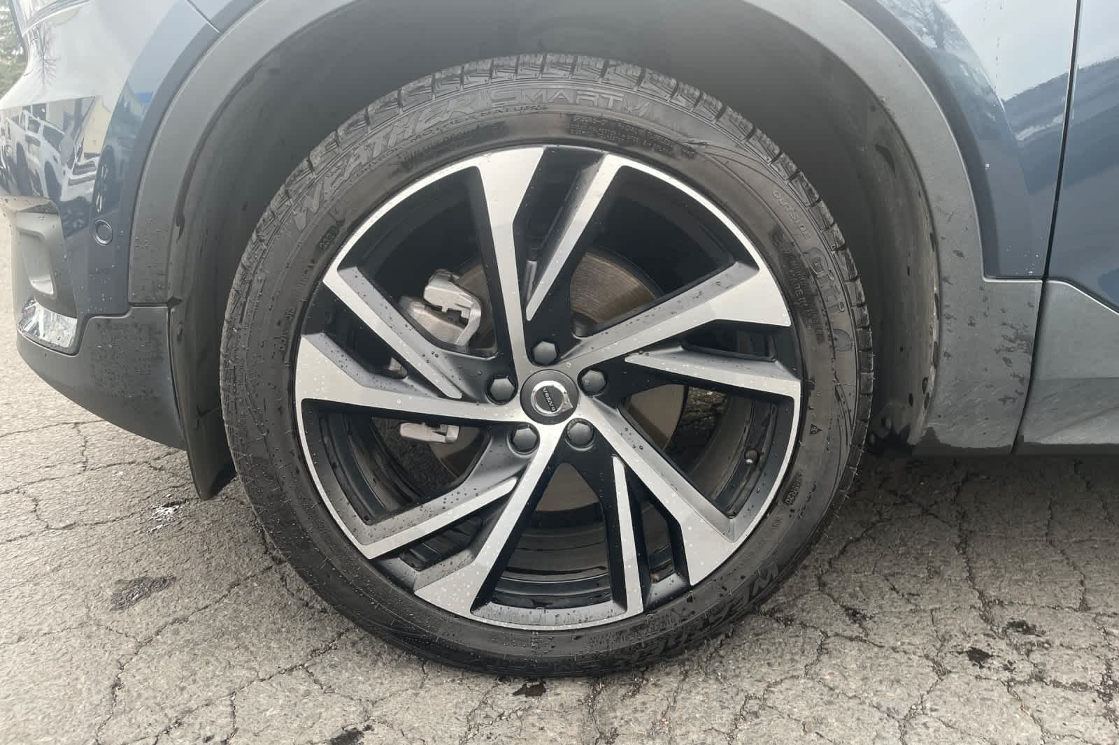 Thumbnail: 2022 Volvo XC40 - 11