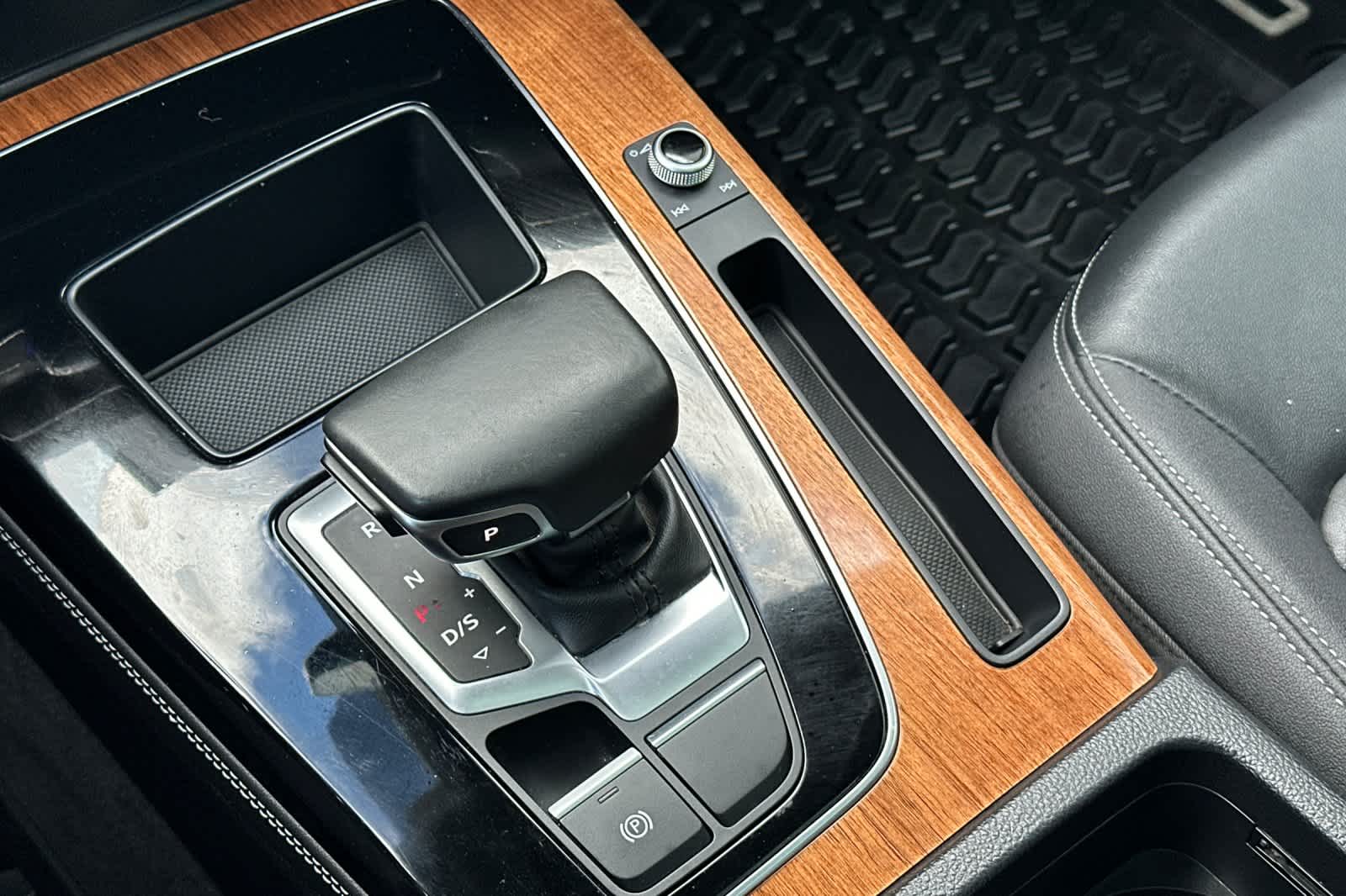 Thumbnail: 2021 Audi Q5 - 24