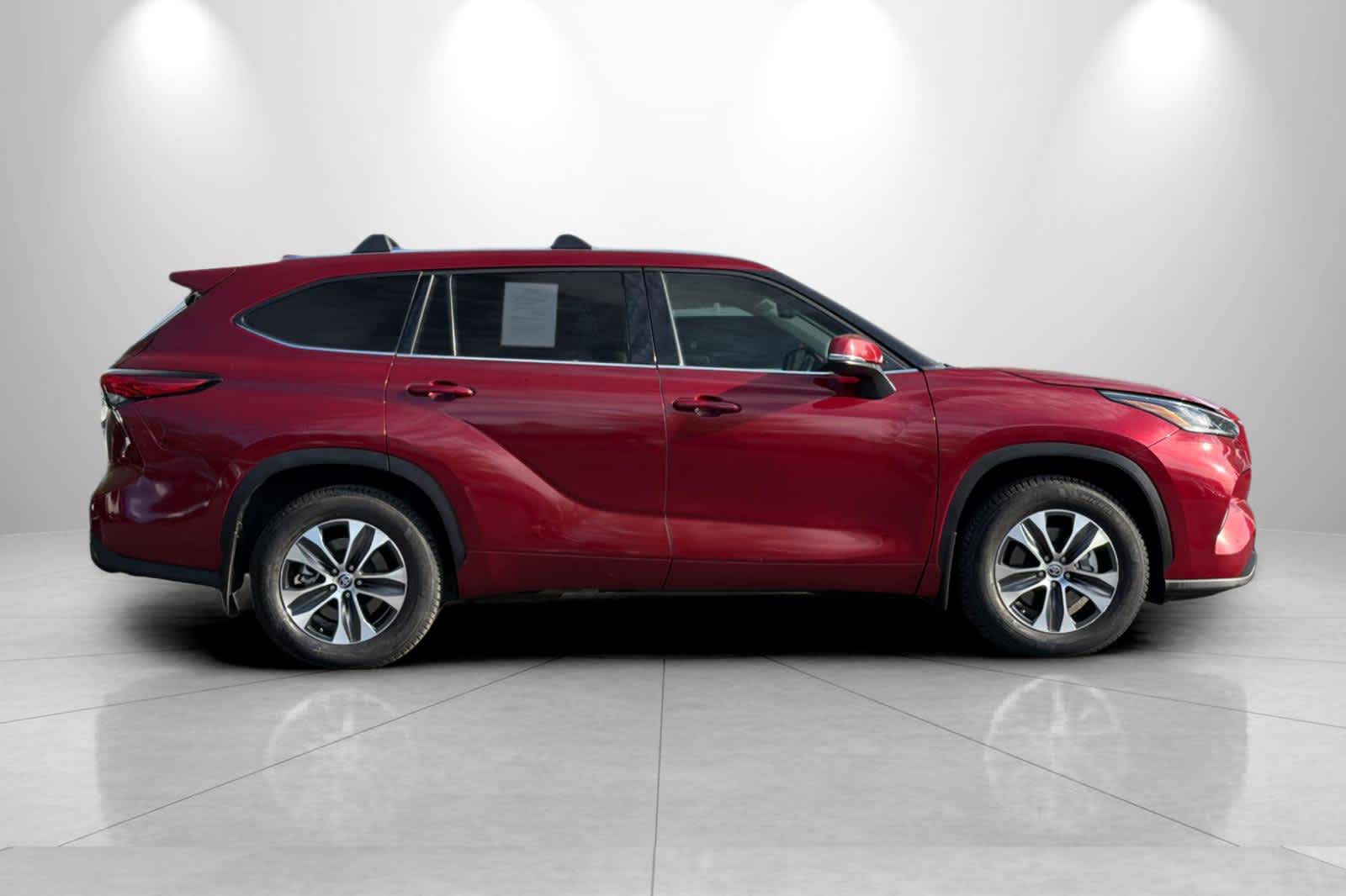 Thumbnail: 2021 Toyota Highlander - 7