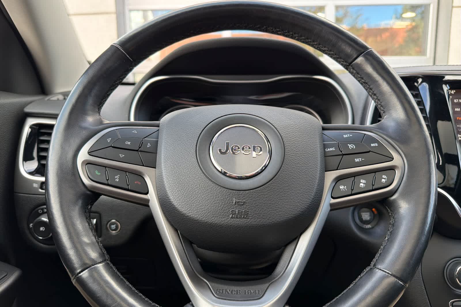 Thumbnail: 2020 Jeep Cherokee - 28