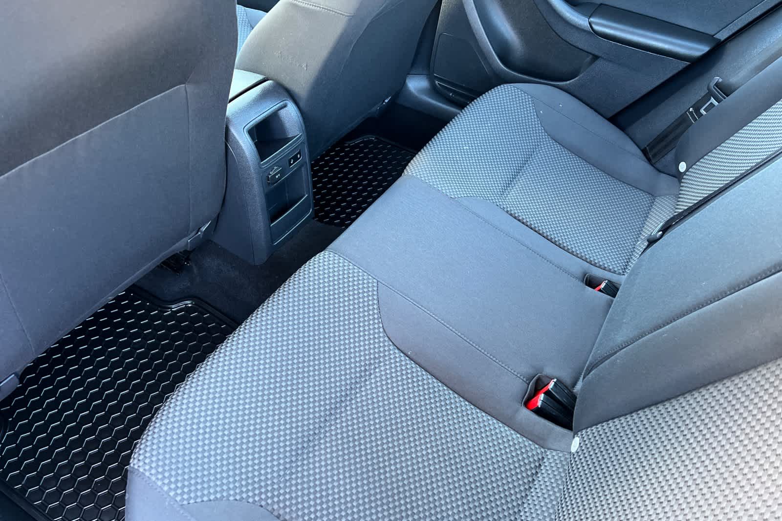 Thumbnail: 2014 Volkswagen Jetta - 4