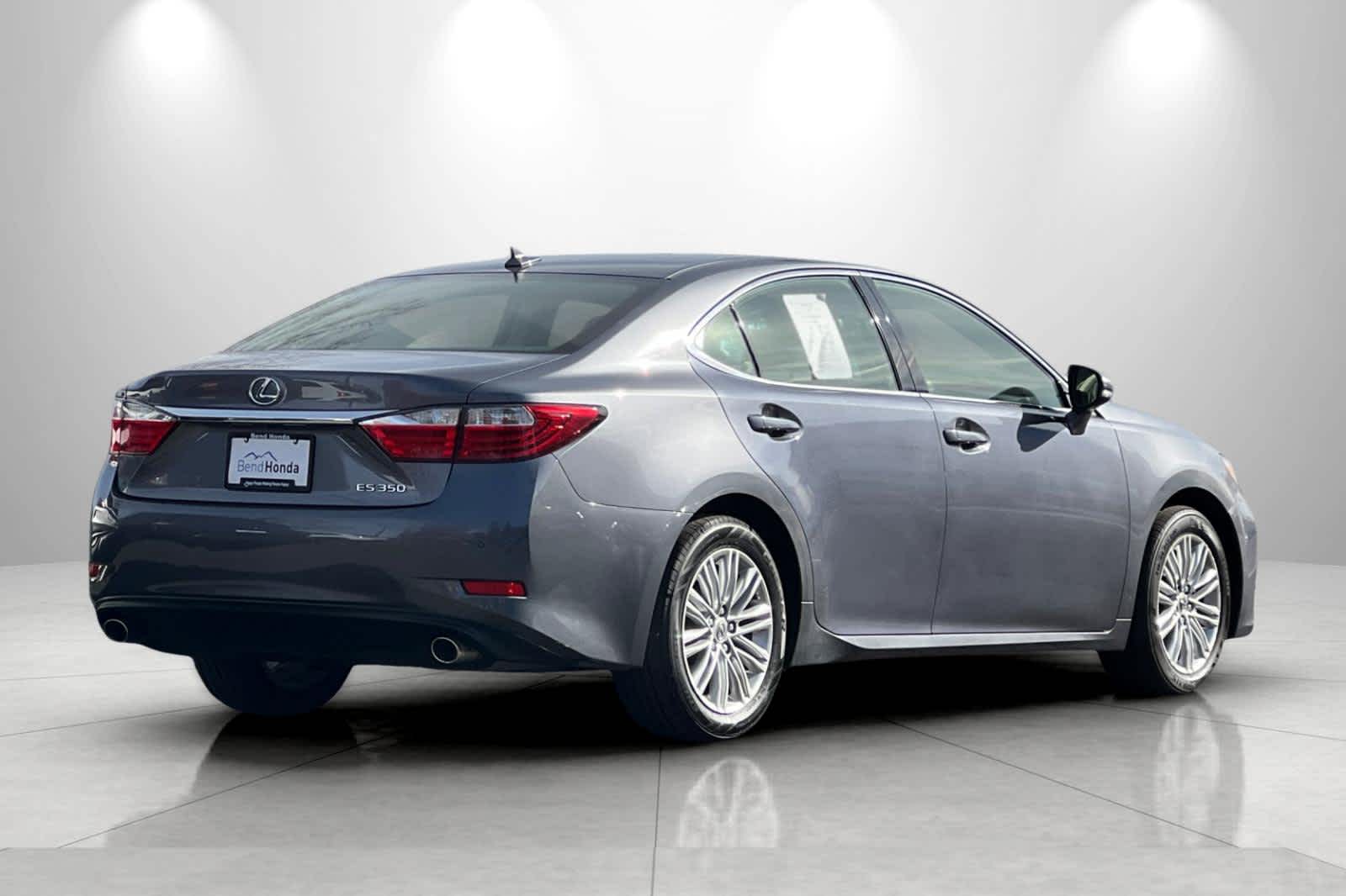 Thumbnail: 2013 Lexus ES - 2