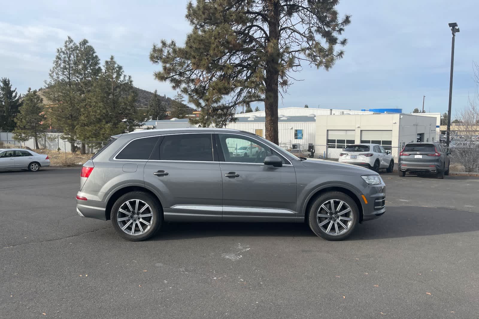 Thumbnail: 2017 Audi Q7 - 8