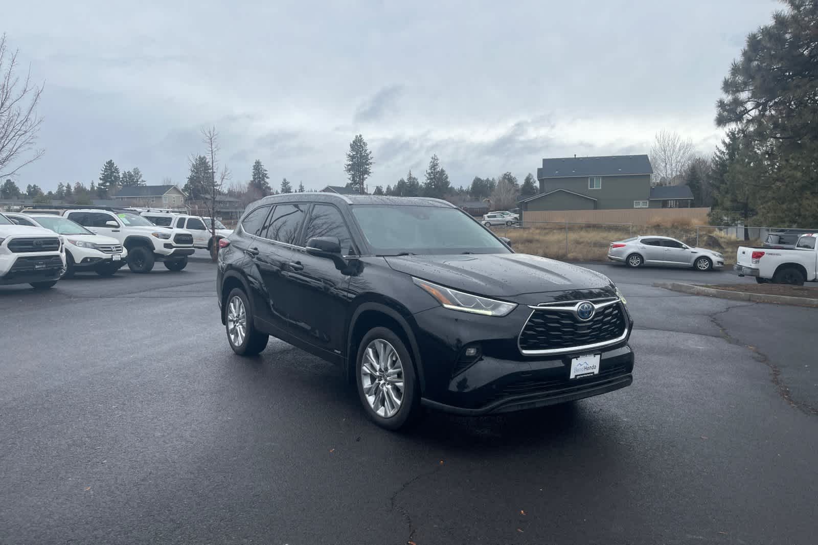 Thumbnail: 2023 Toyota Highlander - 9