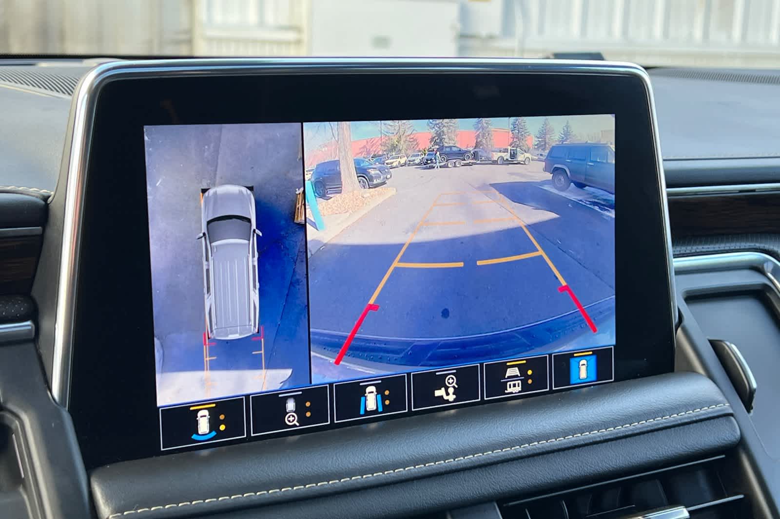 Thumbnail: 2021 Chevrolet Tahoe - 22