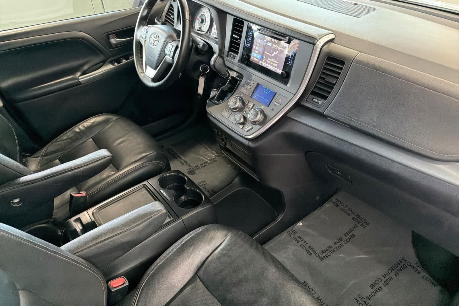 Thumbnail: 2015 Toyota Sienna - 19