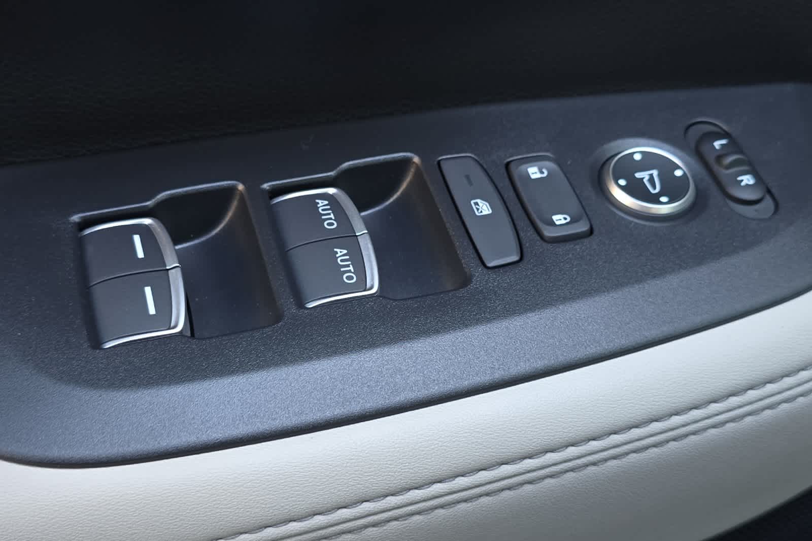 Thumbnail: 2026 Honda HR-V - 15