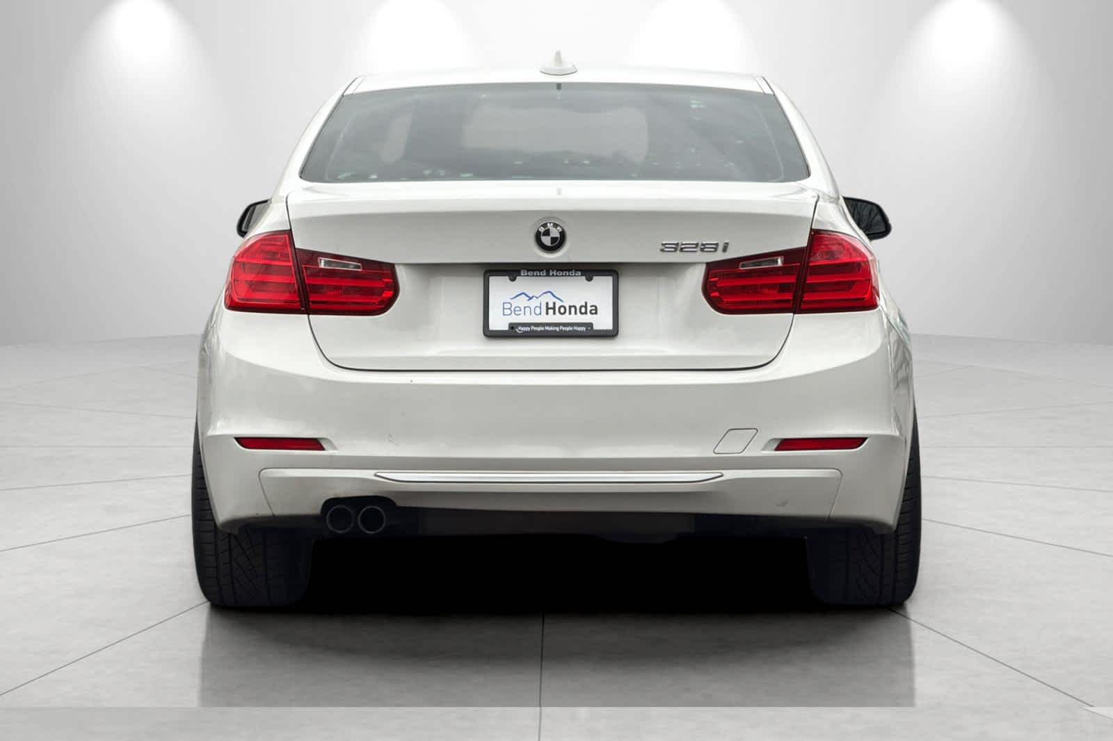 Thumbnail: 2012 BMW 3 Series - 7