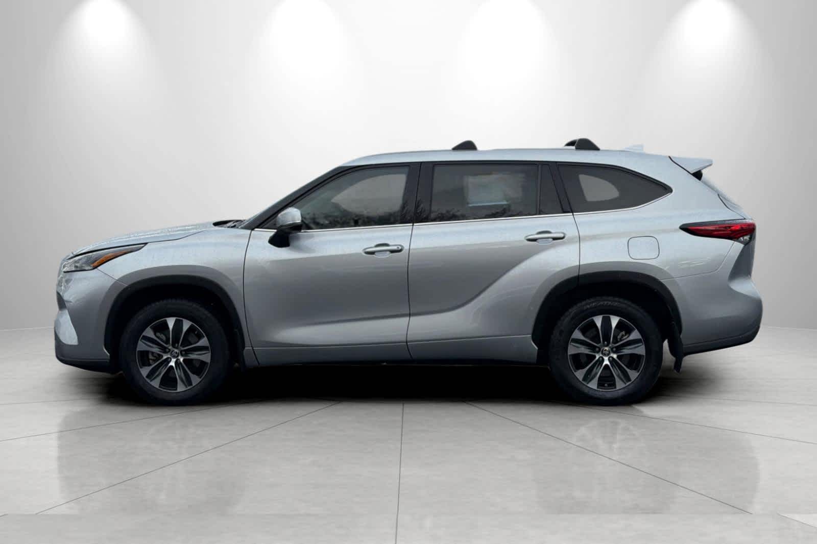 Thumbnail: 2022 Toyota Highlander - 5