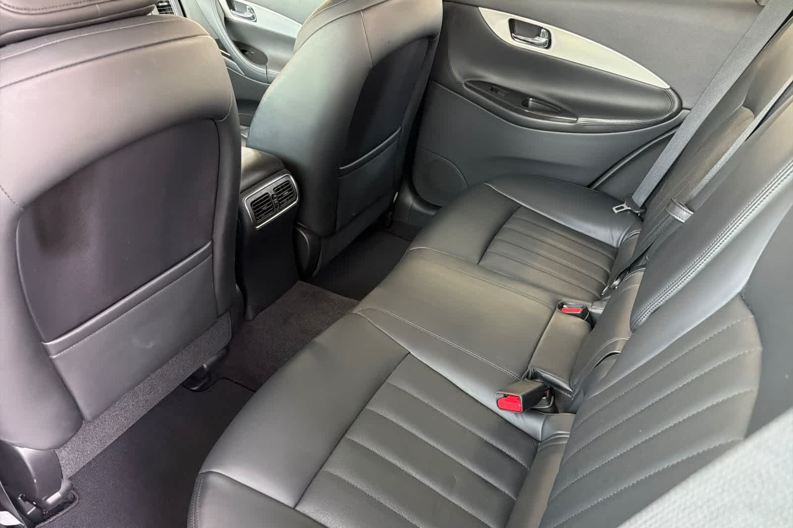 Thumbnail: 2017 INFINITI QX50 - 4