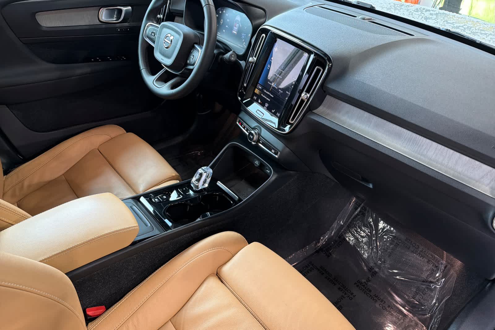 Thumbnail: 2022 Volvo XC40 - 18