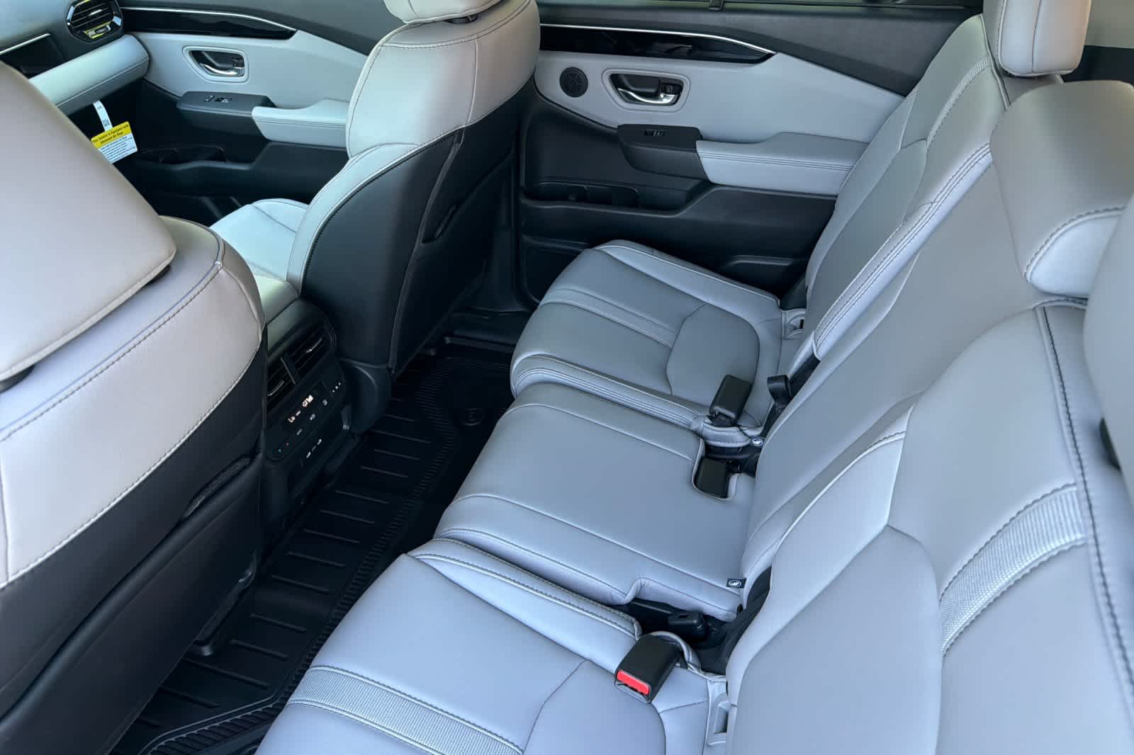 Thumbnail: 2025 Honda Pilot - 3