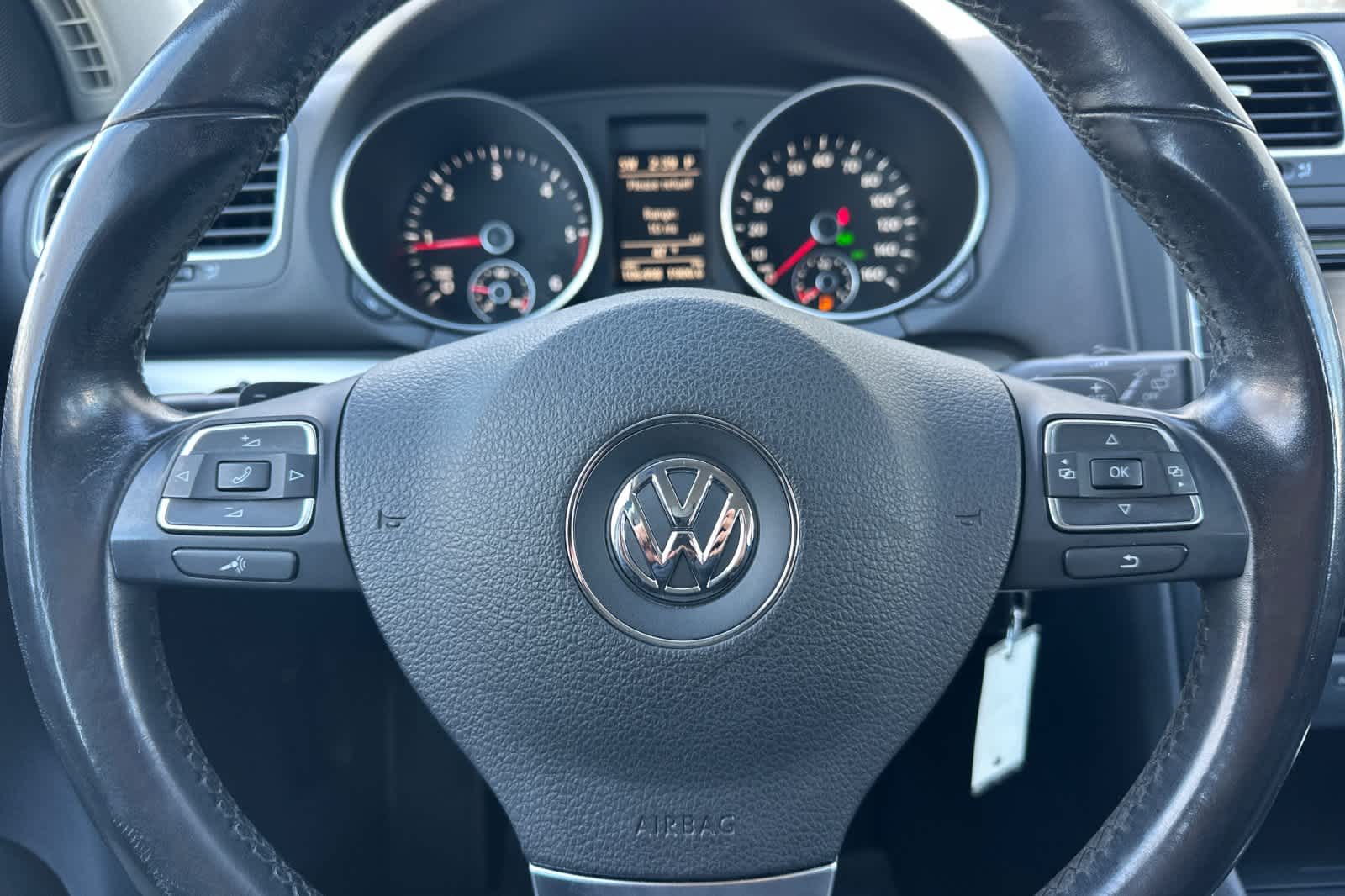 Thumbnail: 2012 Volkswagen Golf - 23